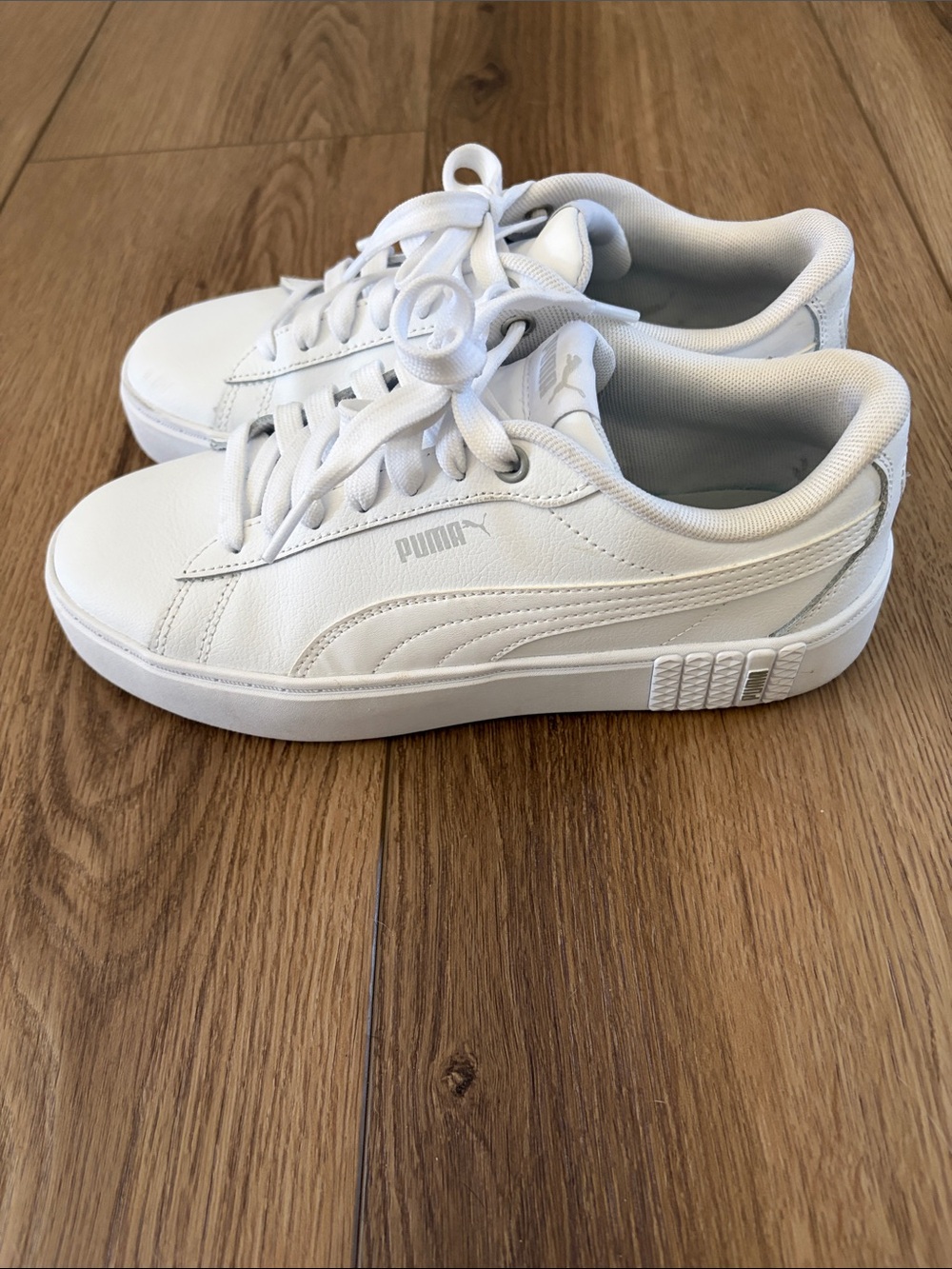Puma White Low-Top Leather Sneakers - Picture 4 of 8